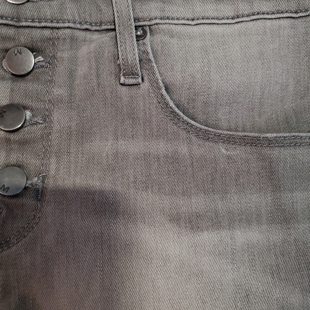 High Rise Button Fly Cut Off Shorts - Picture 6 of 8
